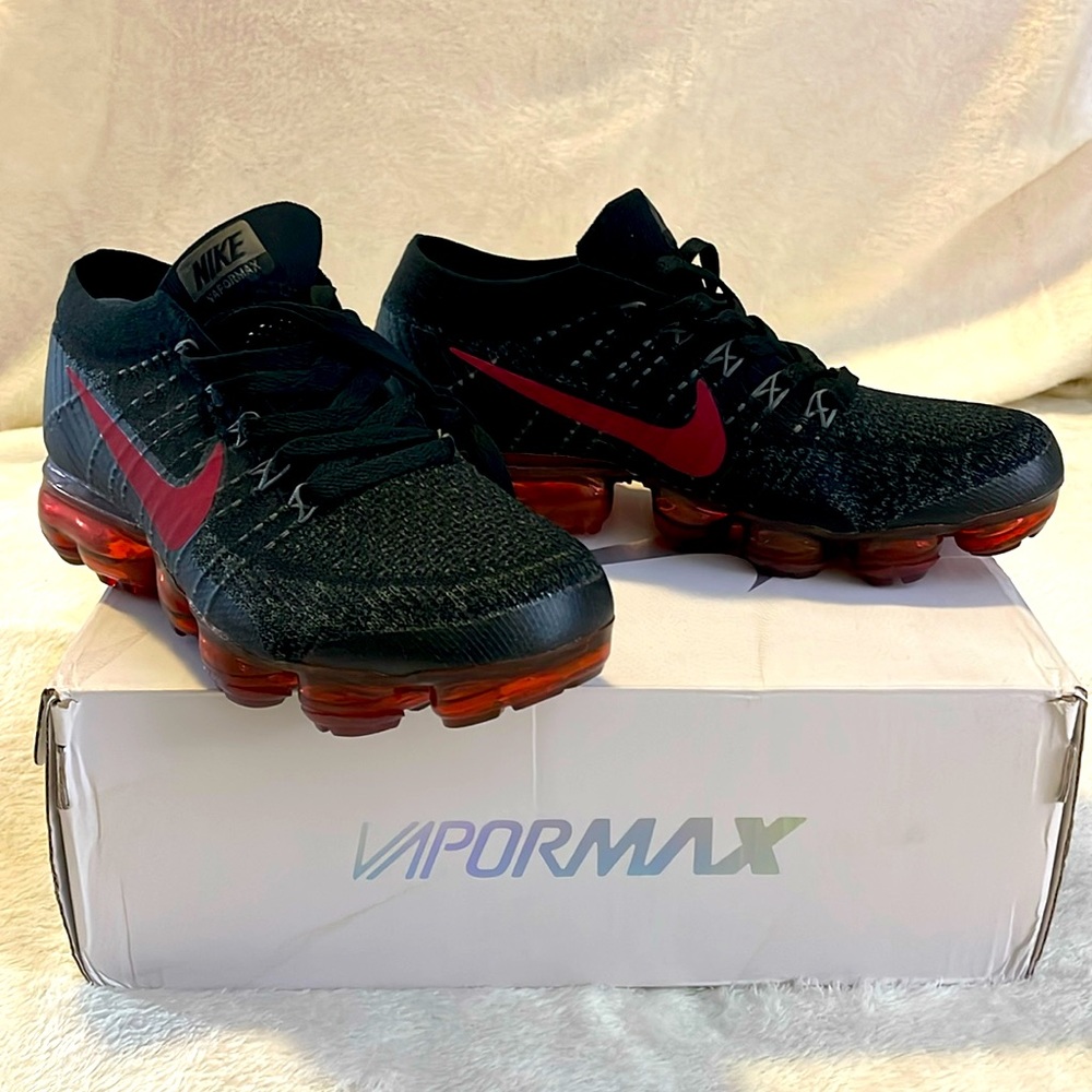 Nike Air Vapormax Black / Red